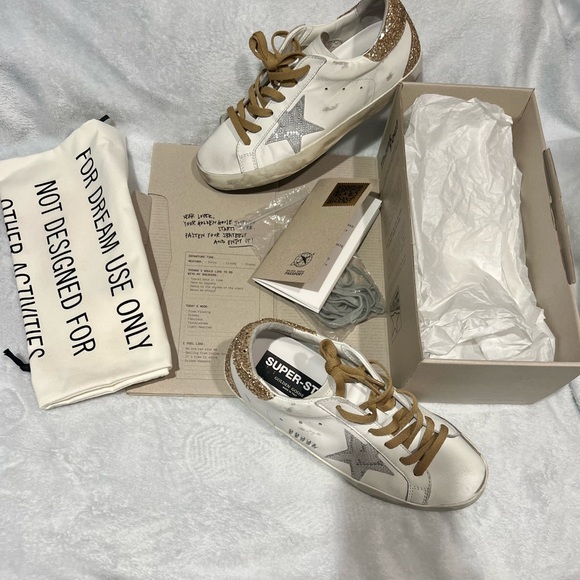 Golden Goose Super-Star Classic with spur. Worn just a handful of times. Size 39 - Picture 2 of 7